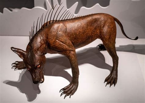   El Chupacabra: Une Bête Mythique de la Nuit mexicaine ?